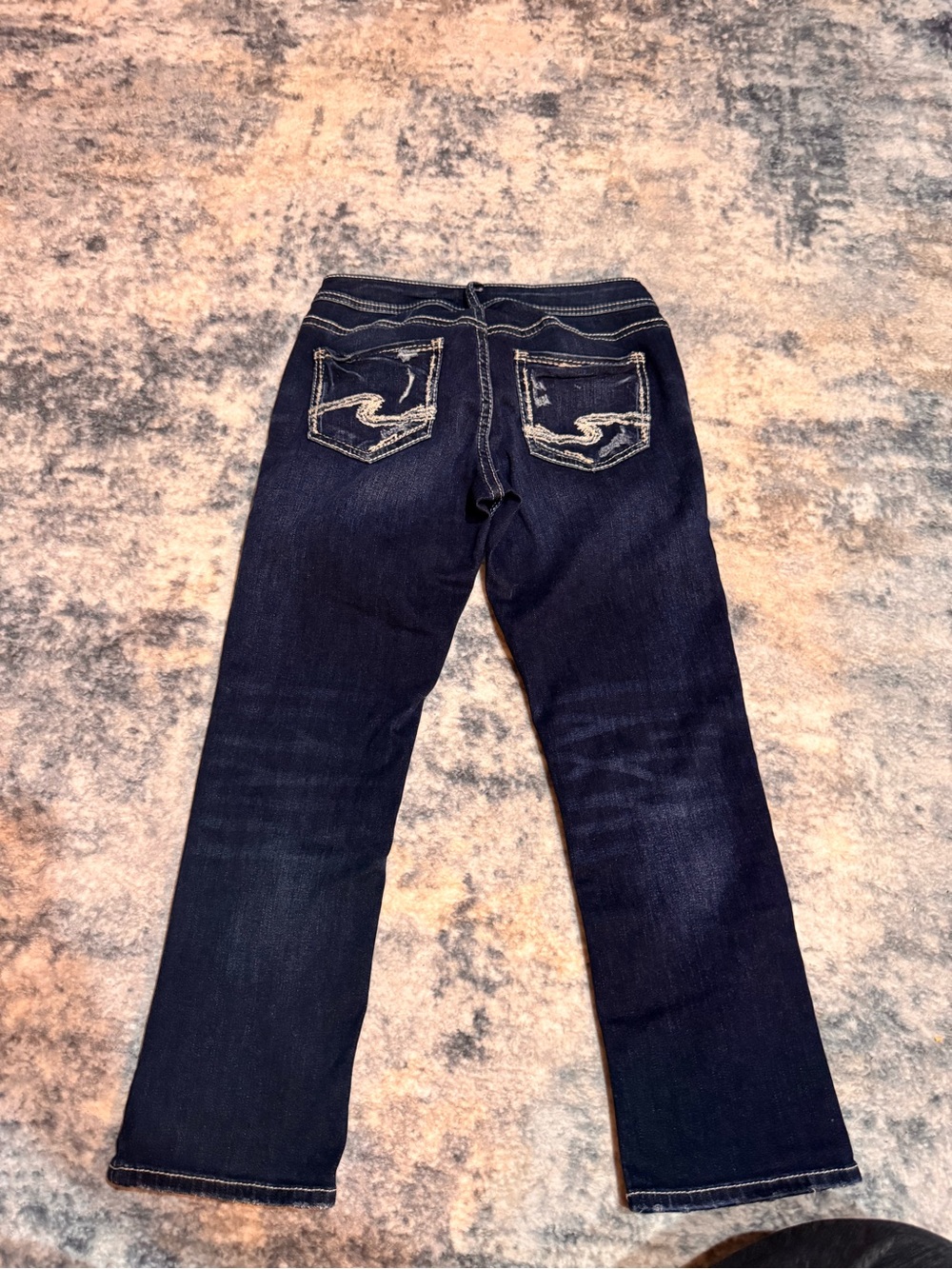 Silver Jeans Dark Indigo capris with Embroidered Back Pockets